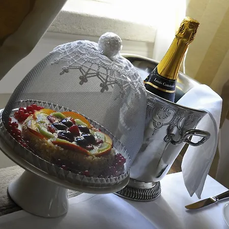 ホテル San Giovanni Relais サン・ジョヴァンニ・イン・マリニャーノ